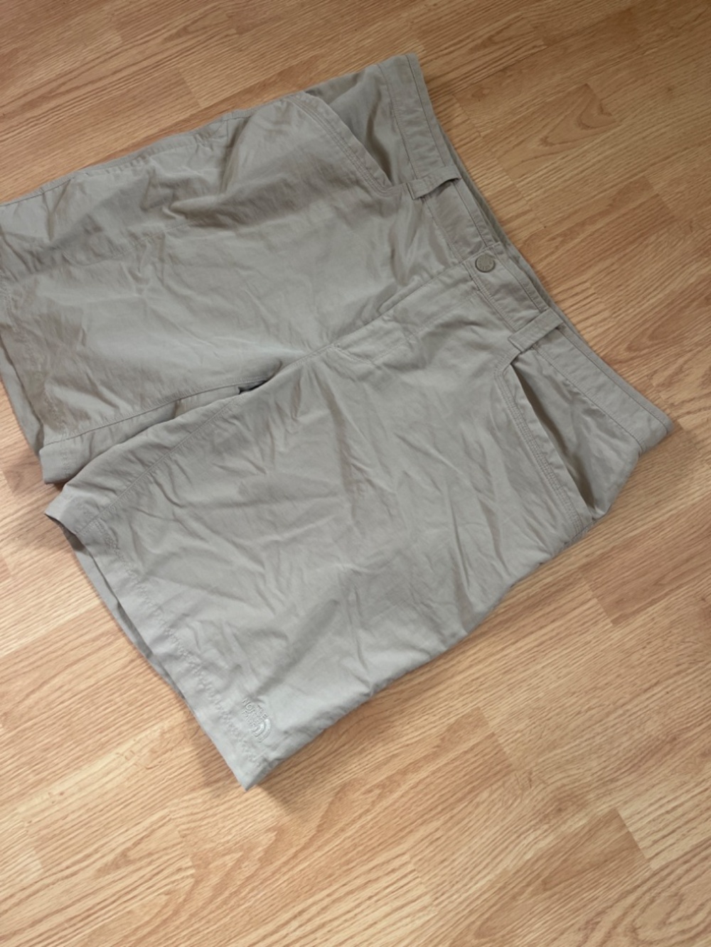 The North Face Men’s Light Khaki Hybrid 10 Inch Inseam Snap Button Shorts Size40 - Picture 3 of 9